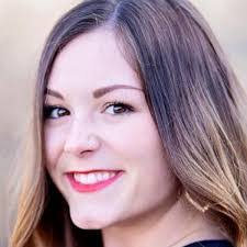 Danielle Flynn's Instagram, Twitter & Facebook