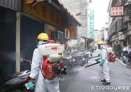 假掰的政客沒人敢做」。 童仲彥再說「麻瓜們…你們認為茶室只有在泡老人茶嗎？ 茶室？ 阿公店？ 可以怎麼玩？ 」他在youtube上傳一段影片，畫面中男男女女共處歡唱ktv. Guedbezz9nwssm