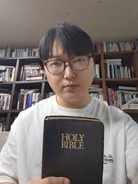 Today I confess my sins before God. I once belonged to Freemasonry. But  Jesus Christ saved me out of that spiritual evil. Now I look only to the  Lord Jesus.,