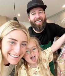 Jasmine Roth's 2 Kids: All About Daughters Hazel and Darla