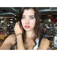Heterochromia Or Something Different Colored Eyes Heterochromia Model Beautiful Eyes