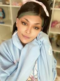 Hello everybody. My name is Christian and I'm from Cologne, Germany. I'm  sick of online friends making apps and now I'm switching over to PenPals.  I'm looking for pals around the world.