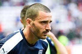Benvenuti sulla pagina ufficiale di facebook di leonardo bonucci. Soccer News Serie A Leonardo Bonucci Joins Ac Milan On Five Year Contract Latest Breaking News Today Soccer News India Tv