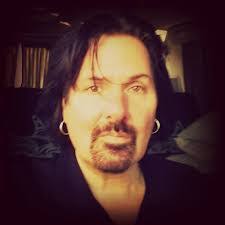 Ron Holt's Instagram, Twitter & Facebook