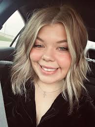 Hey, Hip Cookeville, I'm Maddie, a stylist at Roots Salon! I'd love to take  care of you and your family, as I know holidays are nearing. I offer all  color and highlights