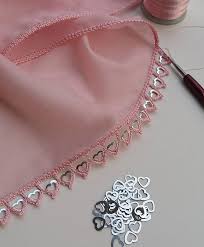 Cok Moda Kirik Kalpler Pul Boncuklu Tig Isi Oya Modeli Boncuklu Tig Tig Isleri Boncuk Tig