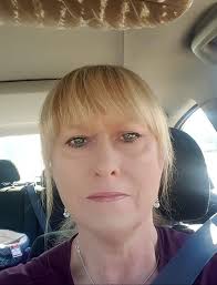 Hi! I'm Pamela from Georgia. Just stopping by to say hello! 💜