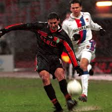 Wenn wir das in betracht ziehen, könnte er in zukunft bestimmt zu einem wichtigen spieler für uns reifen. Werder Bremen Das Vierte Wunder Von Der Weser 4 0 Gegen Olympique Lyon 1999 Die Wunder Von Der Weser