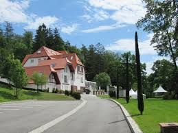Oder spielt der comedian hier bewusst mit rassistischen klischees? Hoher Darsberg 401 M