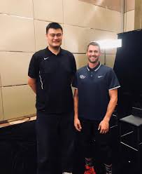 View entire discussion (1 comments) more posts from the heightcomparison community. Yao Ming Makes Even The Tallest Athletes Look Tiny