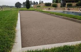 Epingle Par Em Now Sur Garden Terrain Petanque Piscine Jeu De Boules