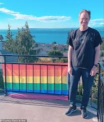 Hernando de soto began his career in exploration at age 14 when he traveled to the west indies. Woman Shares Video Of Dad 57 Hanging A Pride Flag On Home Internewscast