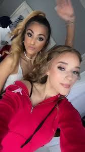 Nicole Makowski's Instagram, Twitter & Facebook