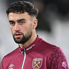 Mayweather, Crawford, Pacquiao: Ranking boxing's five-weight world  champions