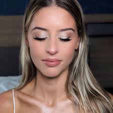 Hello brides to be!! 💐 I am an MUA 🎨 that travels all over Northeast  Ohio. I come to your home/venue/hotel to get you and your party ready. 2025  limited availability and