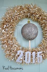 New Year S Eve Wreath Real Housemoms New Years Eve Decorations New Years Eve Day New Year Diy