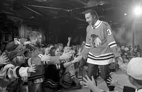 The blackhawks announced on twitter that esposito died tuesday after a battle with pancreatic. Cxqidvti9qcmbm