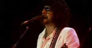 Still 1976 Elo Do Ya This Band Was So Different At This Period In Time But They Grew On Me And After Seeing Th Song Artists Jeff Lynne Rock N Roll Music
