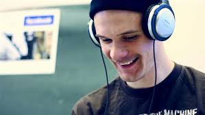 VIDEOHØJDEPUNKTER: Så sjov er Chresten i virkeligheden