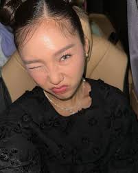 OH MY GIRL's Mimi Draws Mixed Reactions With Her Styling Choices