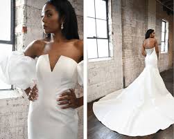 The dress is finished with a scalloped chapel length train and. Designer Event Preview Martina Liana Bridal Accents Couture