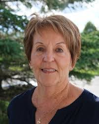 Danielle Houle's Instagram, Twitter & Facebook