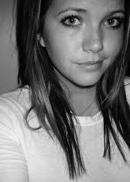 Melanie Sisco's Instagram, Twitter & Facebook