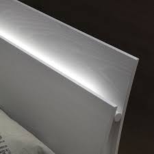 Include un set of four rustico, intagliatori di letto fatti a mano in legno pallet levigato e colorato recuperato e compensato. Letto Moderno Jazz Con Testiera Illuminata A Led