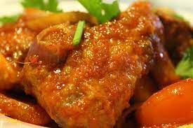 Begitu juga dengan aween bila diberitahu saya sedang menyediakan lauk ikan, terus ditanya tak ada ayam ke. Ayam Masak Merah Azie Kitchen