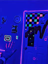See more ideas about stoner art, trippy painting, hippie painting. Devshayna Painted Bedroom Doors Room Inspiration Bedroom Retro Room