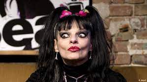 Nina hagen hasn't played in the uk for a full 14 years, apparently, so there is tangible anticipation trying to pinpoint nina hagen's role and legacy in the musical vista, on this, her 45th anniversary tour. Nina Hagen S Hunt For Truth And Peace Music Dw 12 01 2012