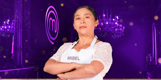 El primero es que el chef benito molina ya no será un juez en el jacob anthony chansley se enfrenta a varios cargos después de ser identificado en las fotografías del interior del congreso publicadas por los medios. Masterchef Mexico Quien Es Isabel La Octava Eliminada Del Programa Video