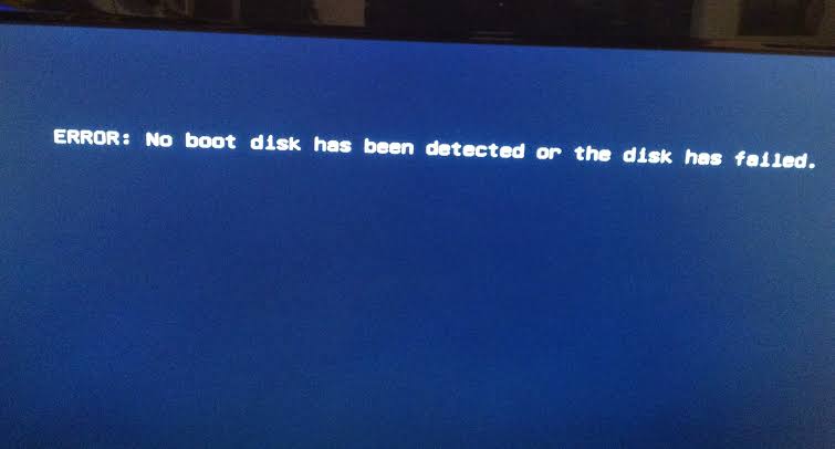 Pesan error boot failure pada layar laptop