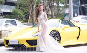 She has had roles in a number of films and television series. 1 5äº¿è¶…è·'åŠ©é˜µç‹„èŽºä¸Žè®¸ç»´æ©äº®ä¸½ç™»åœº å¤§çºªå…ƒ