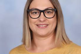 Regional Victorian high school students excel in VCE despite being exposed  to bushfires, COVID and death