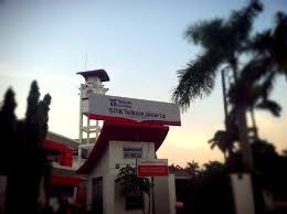 Perempuan ambil smk teknik, di jakarta pula, ngapain sih?, mungkin begitu pikiran sebagian orang. Smk Telkom Jakarta Khairunissaz