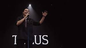 Tulus juga berprofesi sebagai seorang arsitek setelah menamatkan studinya di universitas katolik parahyangan, bandung. Lirik Lagu Tulus Ruang Sendiri Beserta Maknanya Kepogaul