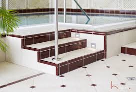 Privat Spa Im Mediterranen Stil Schwimmbad Mediterranes Design Fliesenverlegung Spa