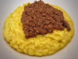 Para este risotto hemos utilizado arroz para risotto scotti que quizás es el que podamos encontrar con más facilidad en supermercados y grandes superficies. Risotto Allo Zafferano Con Ragu D Agnello Bild Von Trattoria Riposo Cantu Tripadvisor