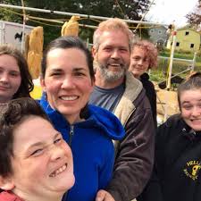 Are there any chain saw artists in Central Alberta?