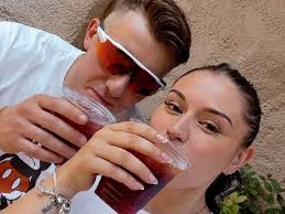 The worst Spanish teacher, but the best girlfriend. Feliz primer  aniversario❤️