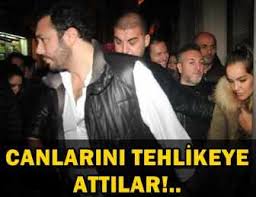 Çok sayıda ünlü ismin katıldığı kına gecesinden görüntüler de sosyal medyadan paylaşıldı. Bengu Ve Sevgilisi Selim Selimoglu Na Eglence Cikisi Taciz Soku Ucankus