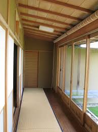 Traditional japanese interior design is characterised by with this in mind, i've listed my top 10 elements for creating the perfect japanese home decor aesthetic. Traditional Japanese Home Design Home Decoration