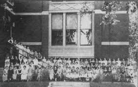 Ottawa Workers Pose In Front Of Radium Dial Co In 1926 Corner Of Columbus Washington Ottawa Il Radium Girls Girl History