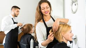 The minimum level of tip that most customers give their stylist is 10%, but some go as high as 25%. A Guide To Holiday Tipping What To Give Your Hairdresser Doorman And Others
