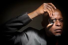 When art doesn't pay the bills, an actor needs a good supporting role