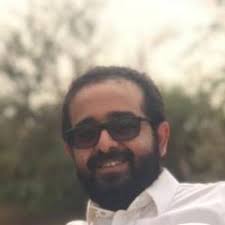 عند تجاوز الموظف عدد أيام الغياب المخصصة له مثلا 6 أيام منفصلة خلال الشهر  هل يتم خصم يوم الجمعة أم لا؟