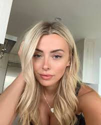 Corinna kopf is an instagram star known for her popularity on instagram and various other social media platforms. Maja Auf Twitter Corinna Kopf Is Living In My Mind Rent Free