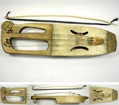 The Jouhikko Is A Traditional 2 Or 3 Stringed Bowed Lyre From Finland And Karelia Its Strings Are Traditionally Of Musique Instrument De Musique Instruments