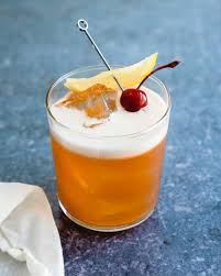 Perfect Amaretto Sour That Everyone Will Love A Couple Cooks Recipe In 2020 Amaretto Sour Sour Cocktail Couple Cooking